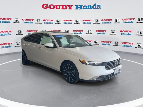 Certified 2023 Honda Accord Touring image 2