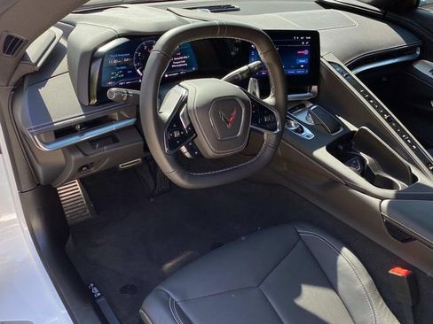 Used 2025 Chevrolet Corvette Stingray w/ Z51 Performance Package image 8