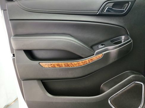 Used 2019 Chevrolet Suburban Premier AWD/4WD image 32