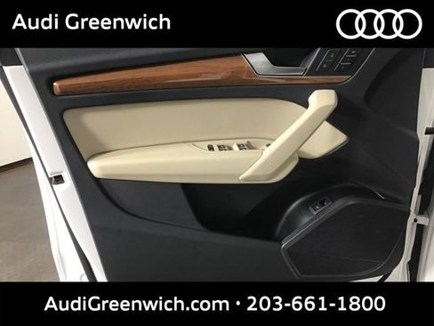 Used 2023 Audi Q5 2.0T Premium w/ Convenience Package AWD/4WD image 11