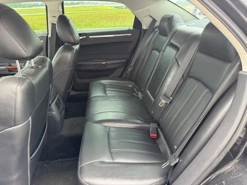 Used 2009 Chrysler 300 C w/ Luxury Group II AWD/4WD image 14