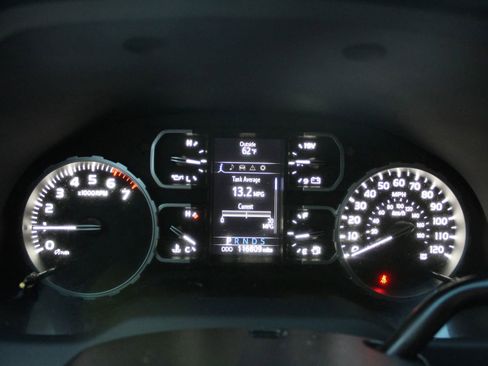 Used 2018 Toyota Tundra SR5 RWD image 14