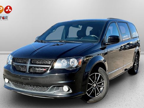 Used 2019 Dodge Grand Caravan GT image 1