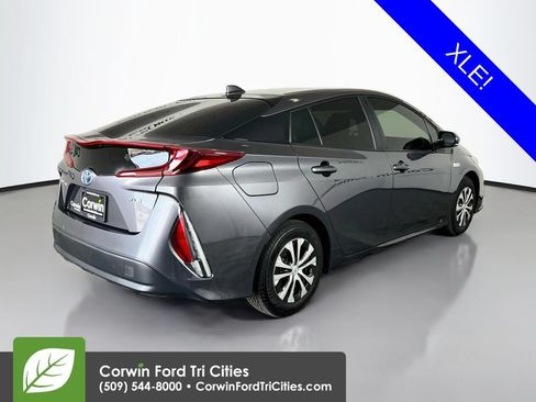 Used 2021 Toyota Prius Prime XLE FWD image 15