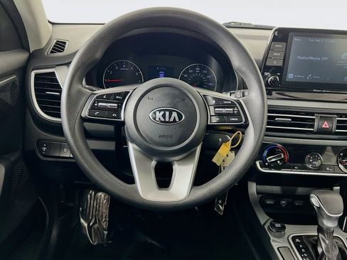 Used 2021 Kia Seltos LX image 11