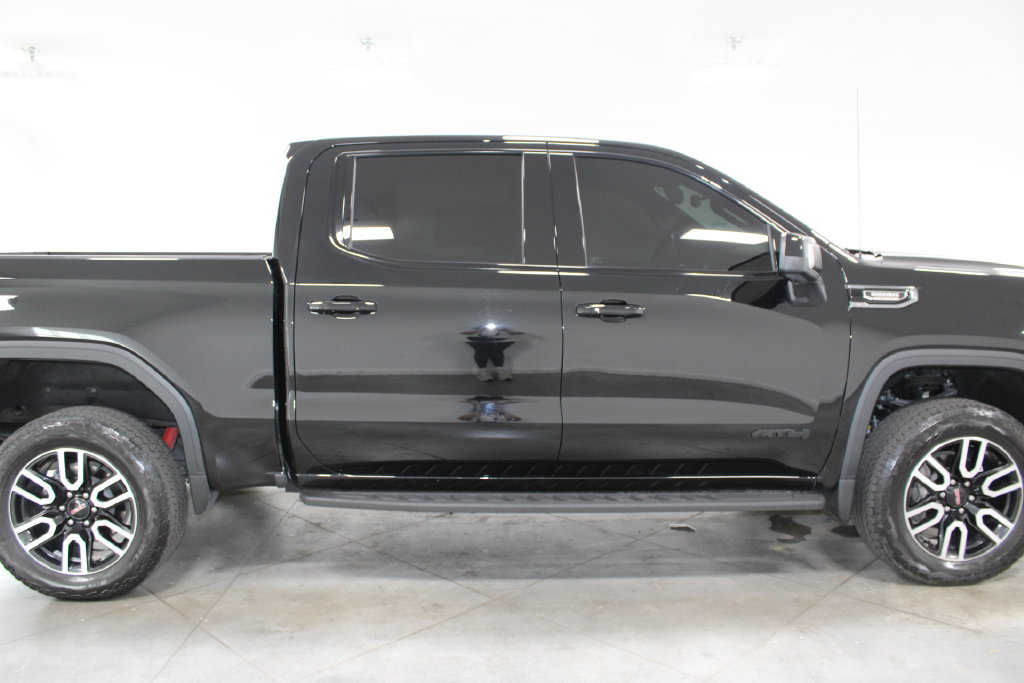 Used 2025 GMC Sierra 1500 AT4 w/ AT4 Premium Package AWD/4WD image 11