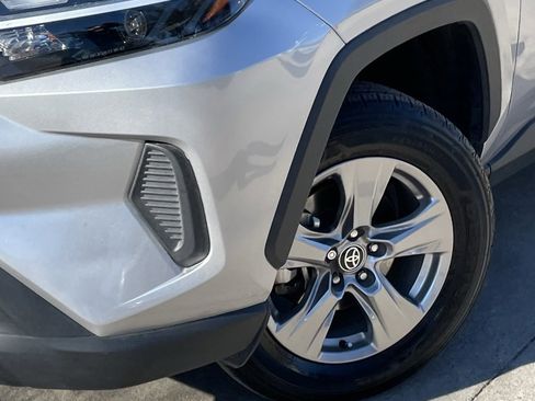 Used 2025 Toyota RAV4 XLE image 9