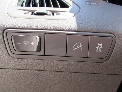 Used 2012 Hyundai Tucson GLS FWD image 19