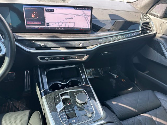 Used 2024 BMW X7 xDrive40i w/ M Sport Package AWD/4WD image 18