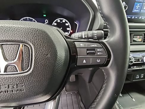 Used 2025 Honda Pilot EX-L image 28