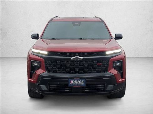 Used 2024 Chevrolet Traverse RS image 2