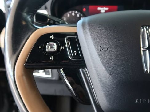 Used 2020 Lincoln Corsair Reserve AWD/4WD image 17
