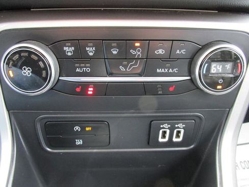 Used 2018 Ford EcoSport Titanium image 12