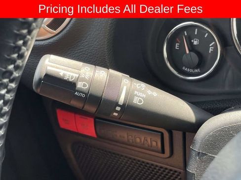 Used 2017 Jeep Wrangler Unlimited Rubicon AWD/4WD image 22