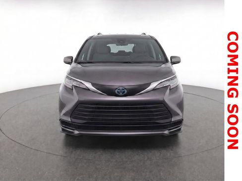Used 2023 Toyota Sienna LE FWD image 7