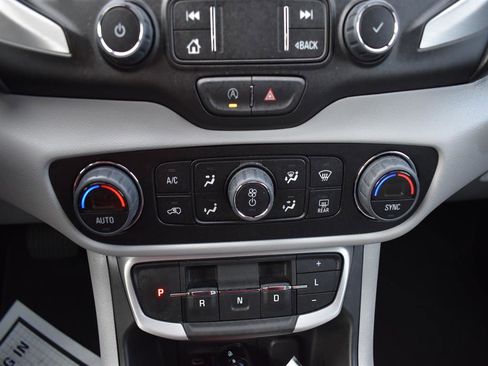 Used 2023 GMC Terrain SLT image 15