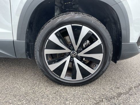 Used 2024 Volkswagen Taos SE image 51