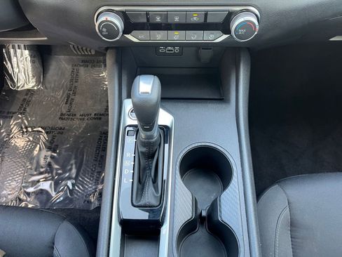 Used 2025 Nissan Altima 2.5 SV image 40