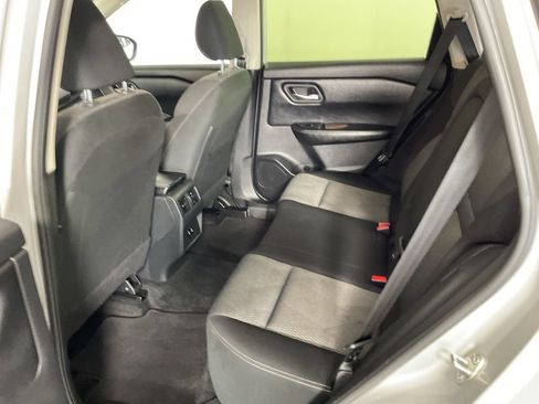 Used 2025 Nissan Rogue SV AWD/4WD image 19