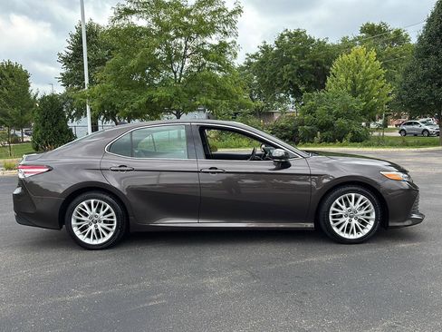 Used 2018 Toyota Camry XLE w/ Audio Package FWD image 11