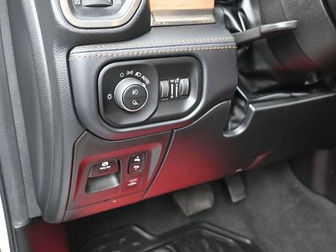 Used 2022 RAM 1500 Limited image 17