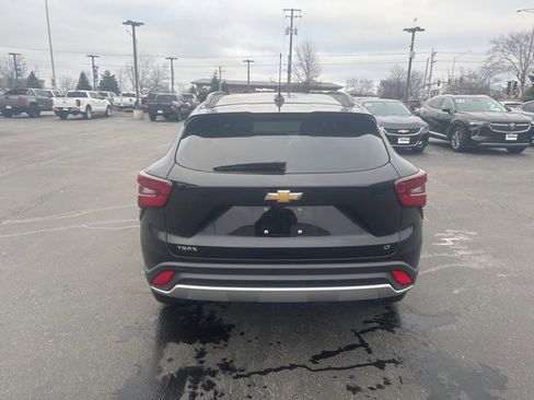 Used 2024 Chevrolet Trax LT w/ Driver Confidence Package image 7