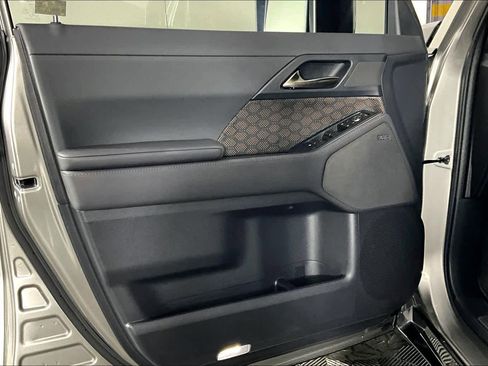 Used 2024 Lexus GX 550 w/ Accessory Package (Z1) image 20