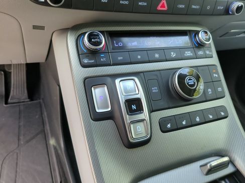 Used 2025 Hyundai Palisade SEL FWD image 16