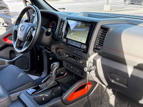 Used 2022 Nissan Frontier PRO-4X w/ Technology Package image 5