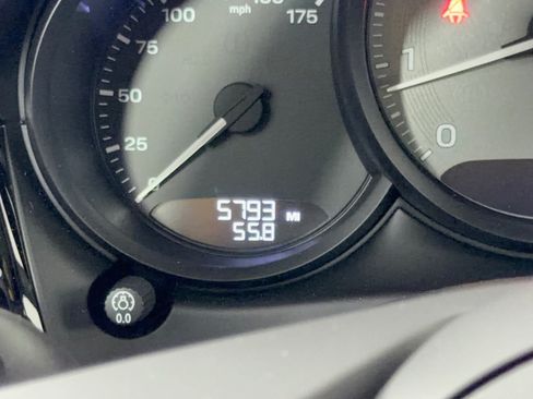 Certified 2024 Porsche Macan S AWD/4WD image 26