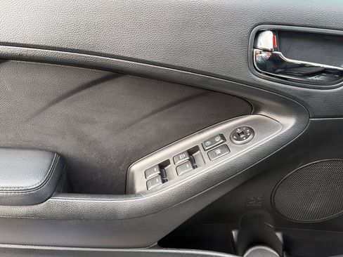 Used 2016 Kia Forte LX image 12