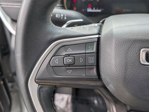 Used 2022 Jeep Grand Cherokee Limited image 22