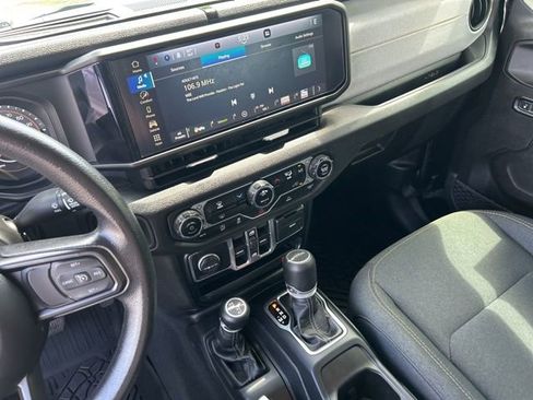 Used 2024 Jeep Gladiator Sport image 27