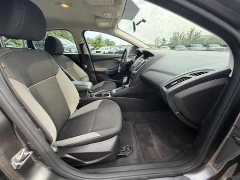 Used 2014 Ford Focus SE FWD image 28