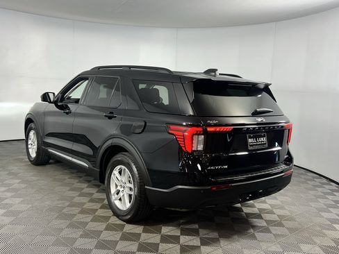 Used 2025 Ford Explorer Active image 10
