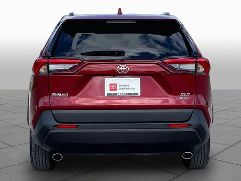 Used 2025 Toyota RAV4 XLE AWD/4WD image 5