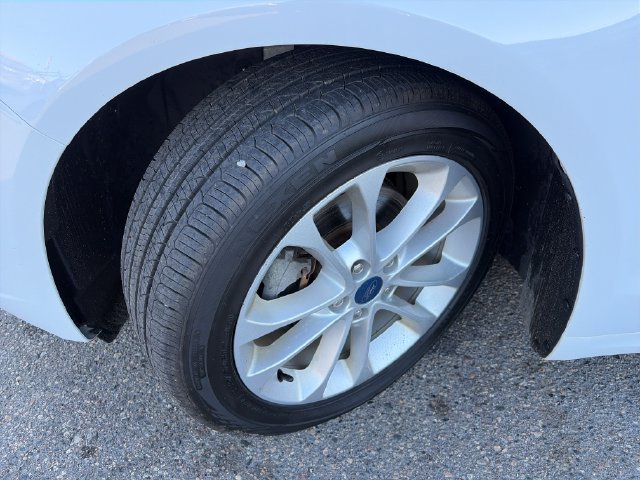 Used 2019 Ford Fusion SE FWD image 17
