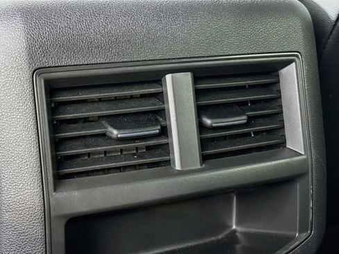 Used 2023 Volkswagen Atlas Cross Sport SE w/ Black Wheel Package AWD/4WD image 24