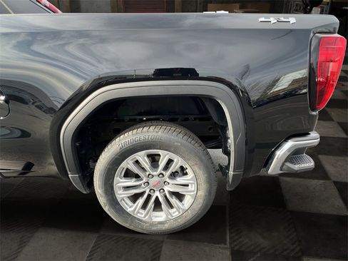 Certified 2025 GMC Sierra 1500 Pro w/ Pro Value Package image 9