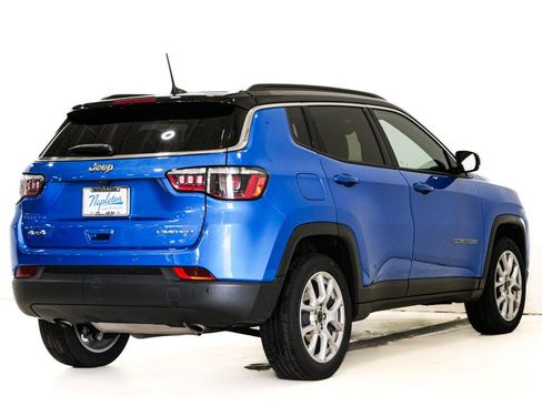 Used 2025 Jeep Compass Limited image 6