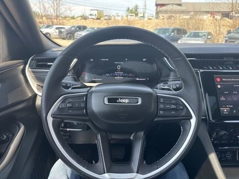 Used 2023 Jeep Grand Cherokee L Laredo AWD/4WD image 35