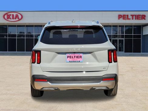 New 2026 Kia Sorento S image 4