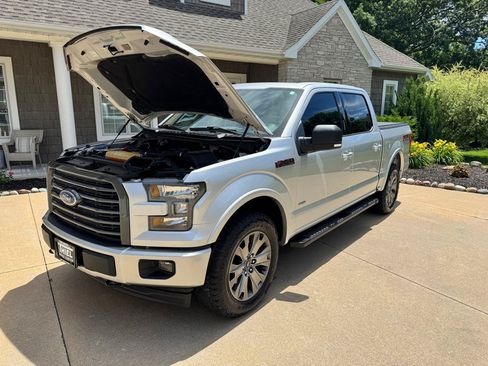 Used 2017 Ford F150 XLT w/ Equipment Group 302A Luxury AWD/4WD image 27