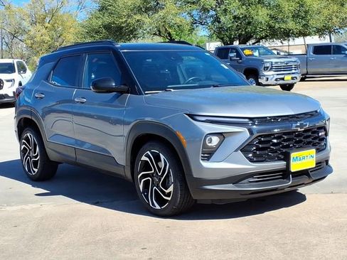 Used 2024 Chevrolet TrailBlazer RS w/ Driver Confidence Package image 3