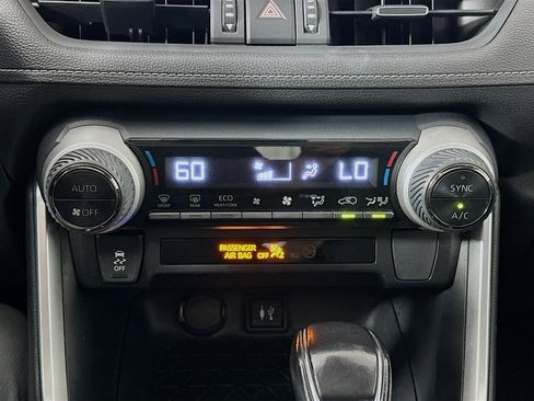 Used 2019 Toyota RAV4 XLE Premium image 24