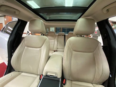 Used 2018 Chrysler 300 Touring L image 23