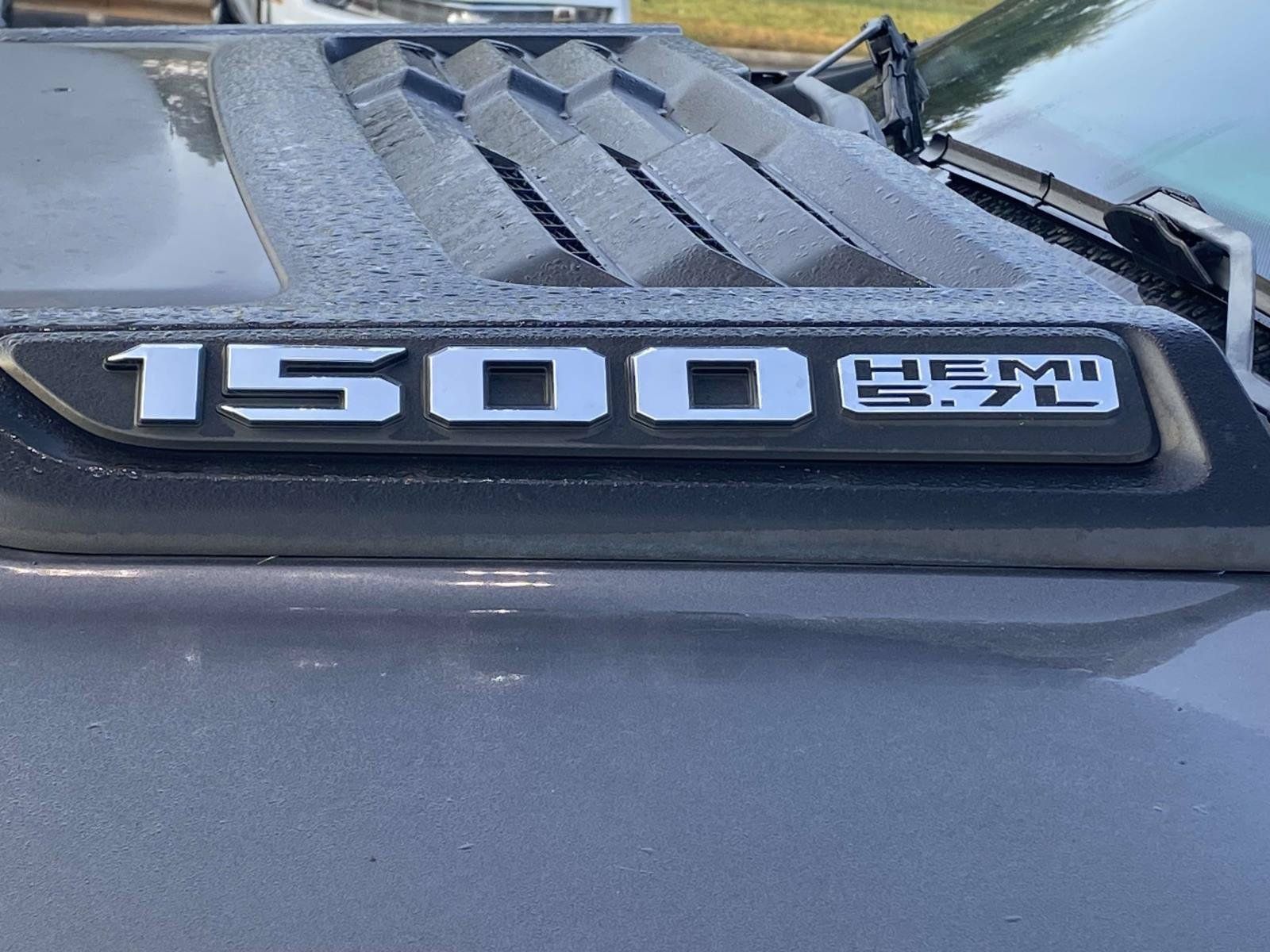 Used 2022 RAM 1500 Laramie AWD/4WD image 12