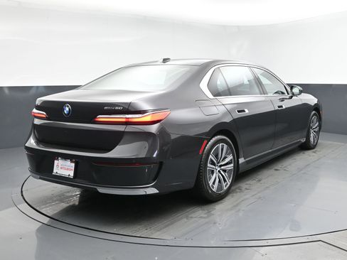 Used 2024 BMW i7 eDrive50 RWD image 19