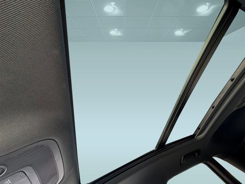 Certified 2025 Audi Q3 2.0T Premium Plus w/ Premium Plus Package image 16