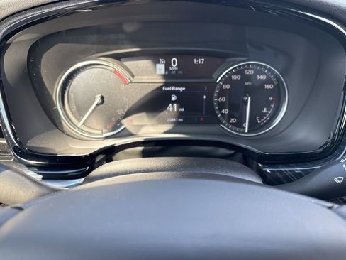 Used 2025 Cadillac XT6 Premium Luxury image 36